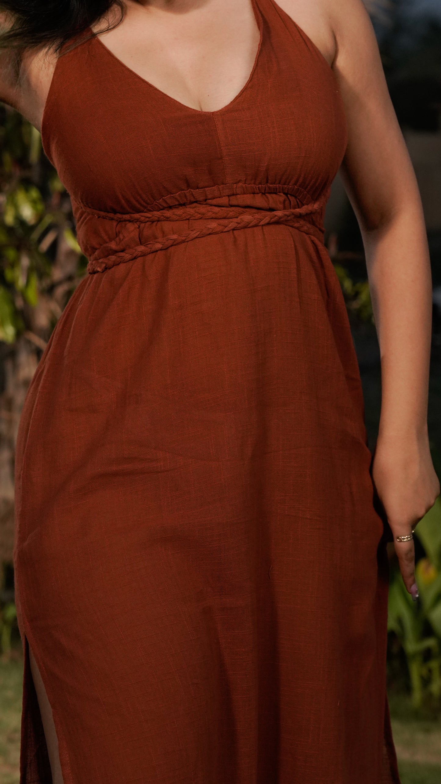 Cinnara braided slit muse